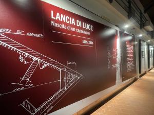  Ausstellungsplakat „Lancia di Luce. Nascita di un capolavoro“ in Terni 